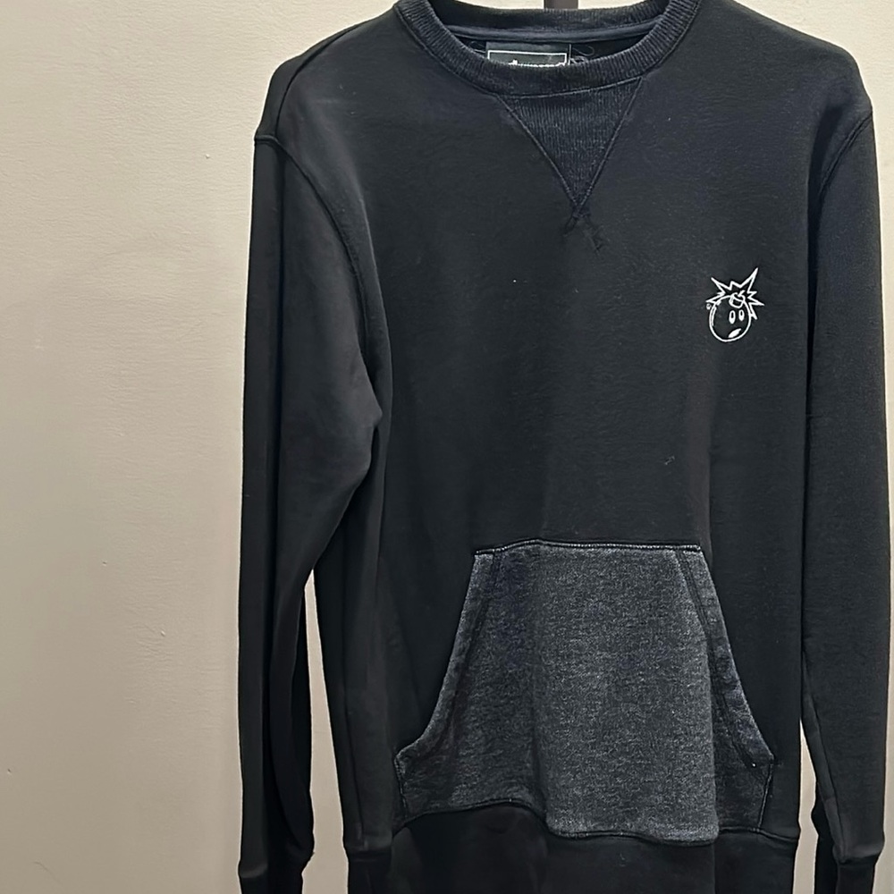 Sweatshirt.